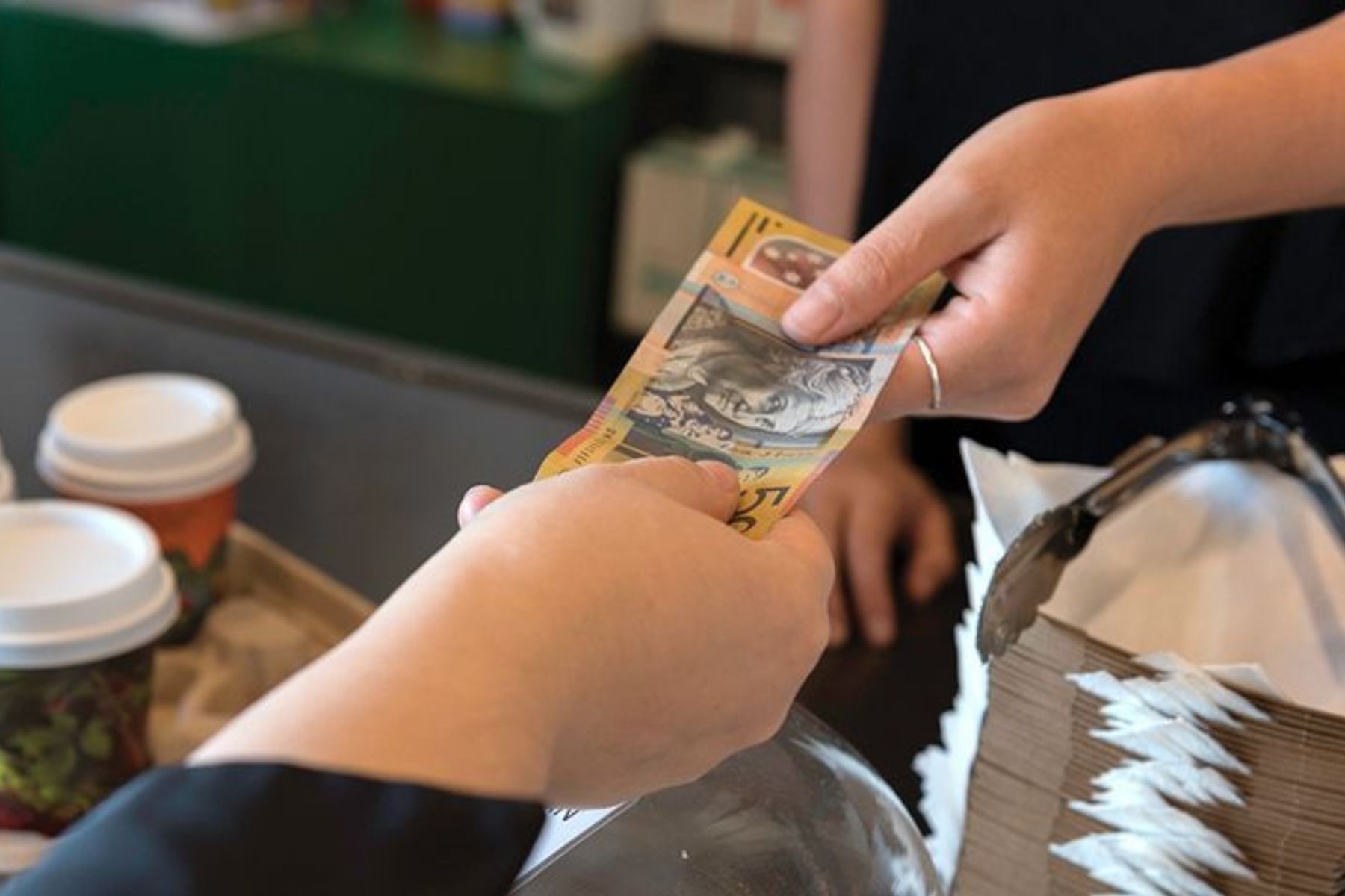 8 tips to help you spot fake banknotes | Small Business Development  Corporation